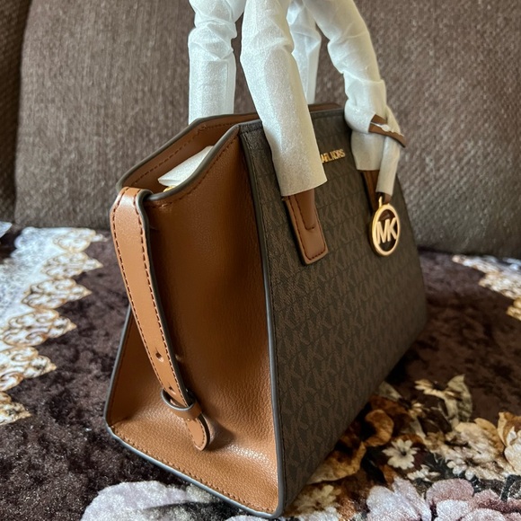 MICHAEL KORS Signature Avril Satchel Crossbody Bag With Keychain Wallet NWT - Picture 6 of 14